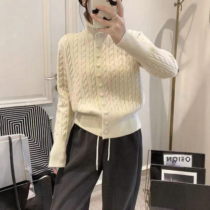 Cardigan Dolcevita Intrecciato – Maglia Calda a Treccia con Bottoni