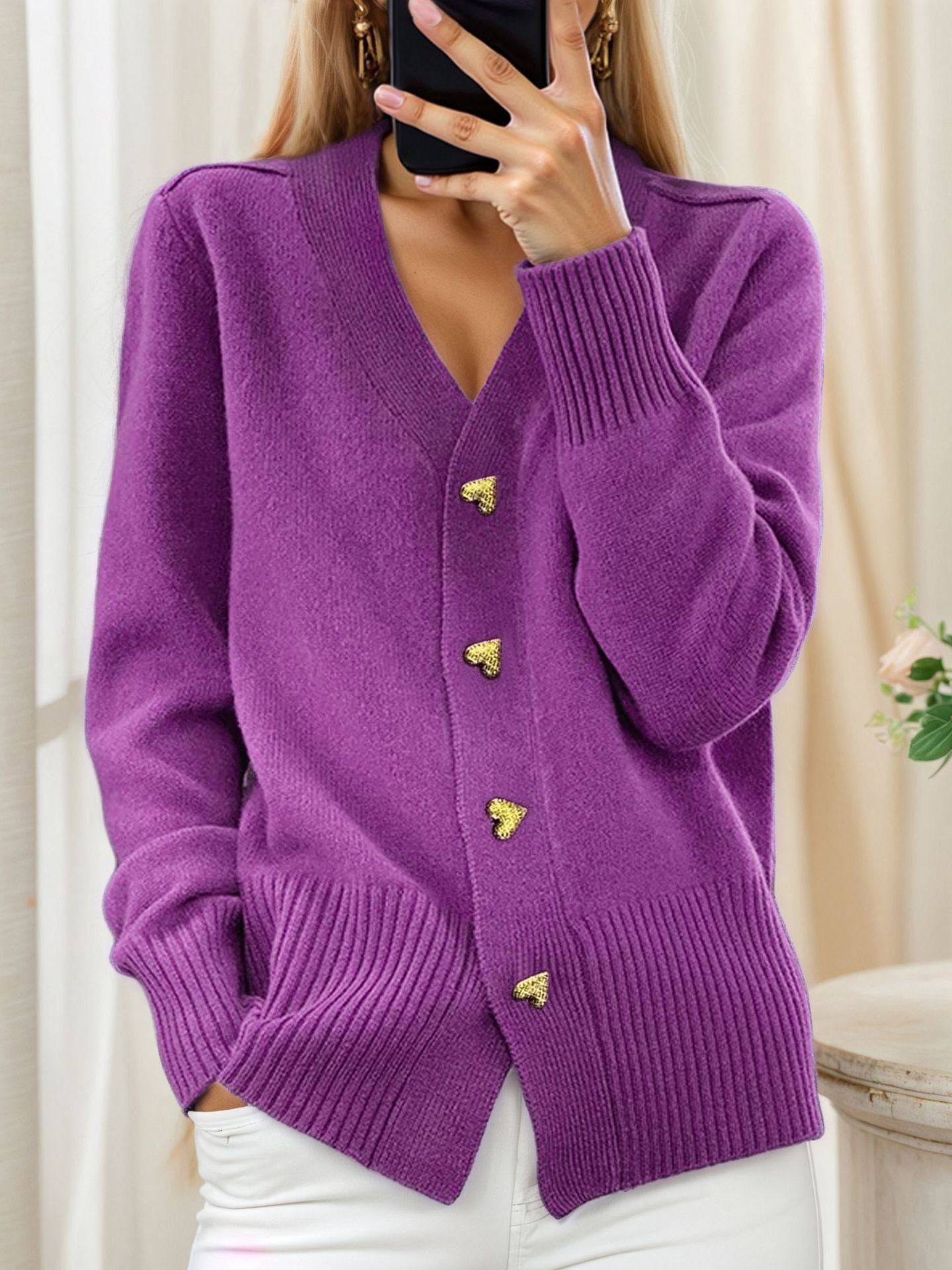 Cardigan con Bottoni a Cuore e Scollo a V