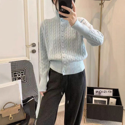 Cardigan Dolcevita Intrecciato – Maglia Calda a Treccia con Bottoni